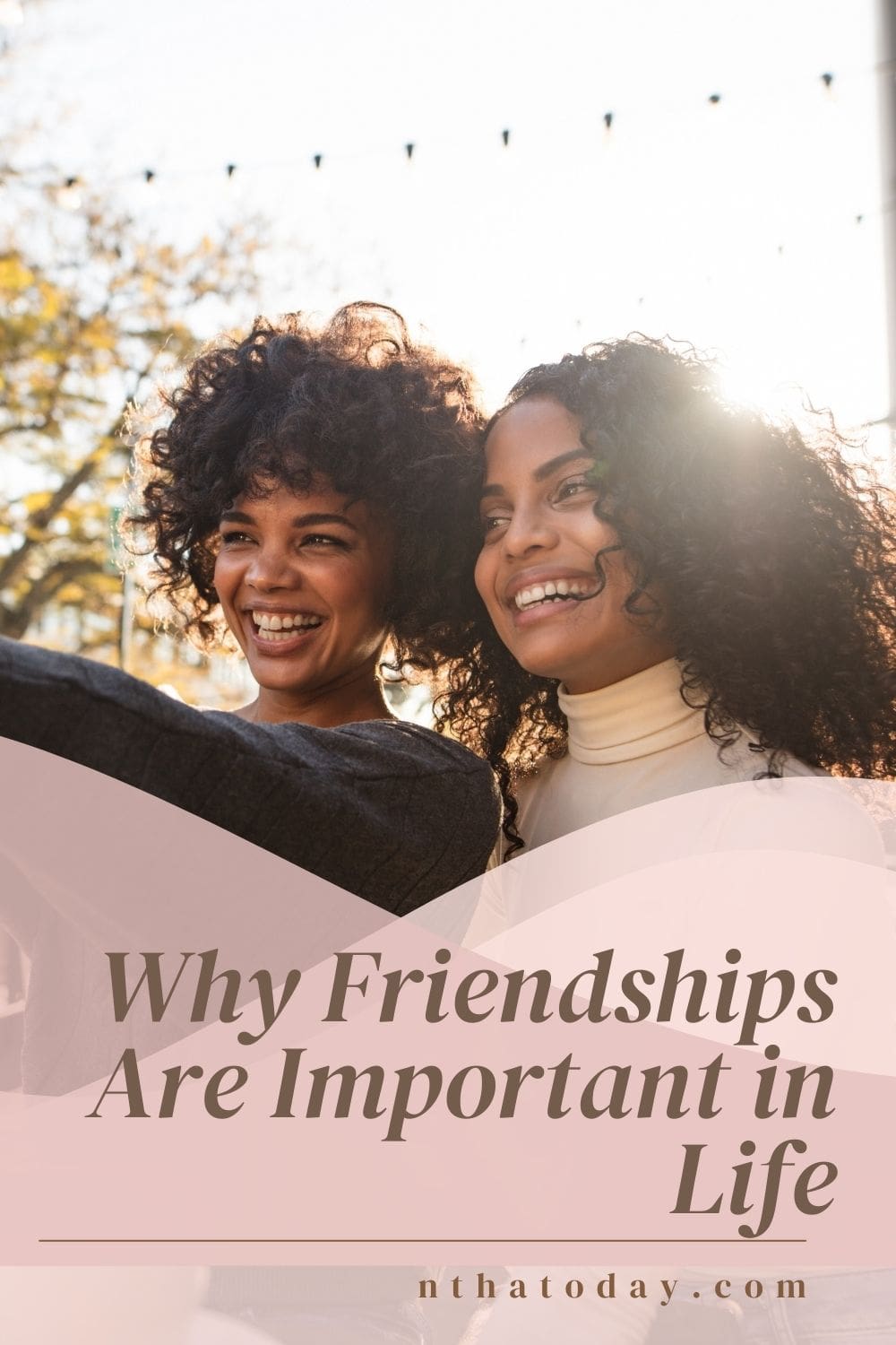 2 Friends smiling